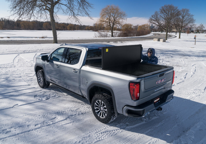 UnderCover 2022+ Ford F-150 Lightning 5.5ft Triad Bed Cover