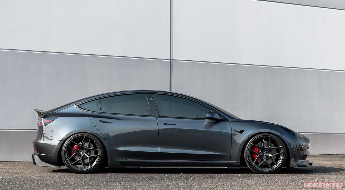 VR Aero 2018+ Tesla Model 3 Gloss Carbon Fiber Side Skirts